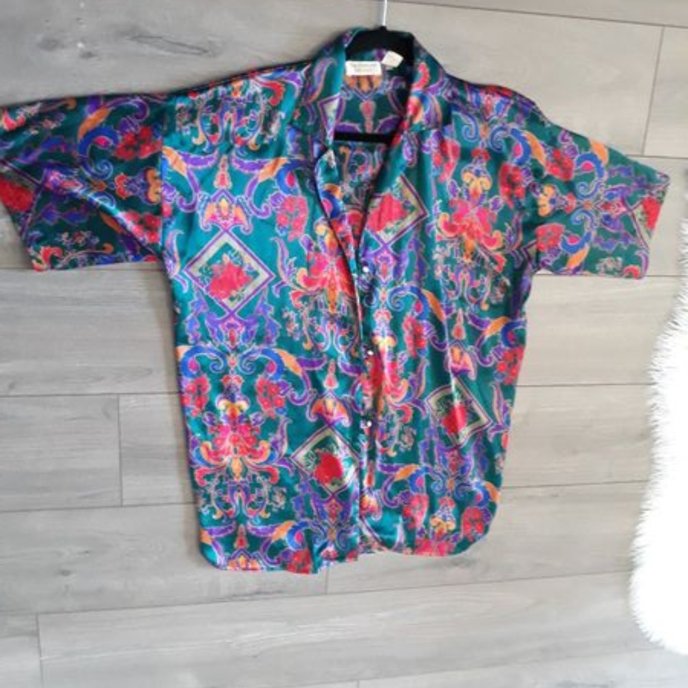 VINTAGE VICTORIA'S SECRET NIGHTGOWN TOP